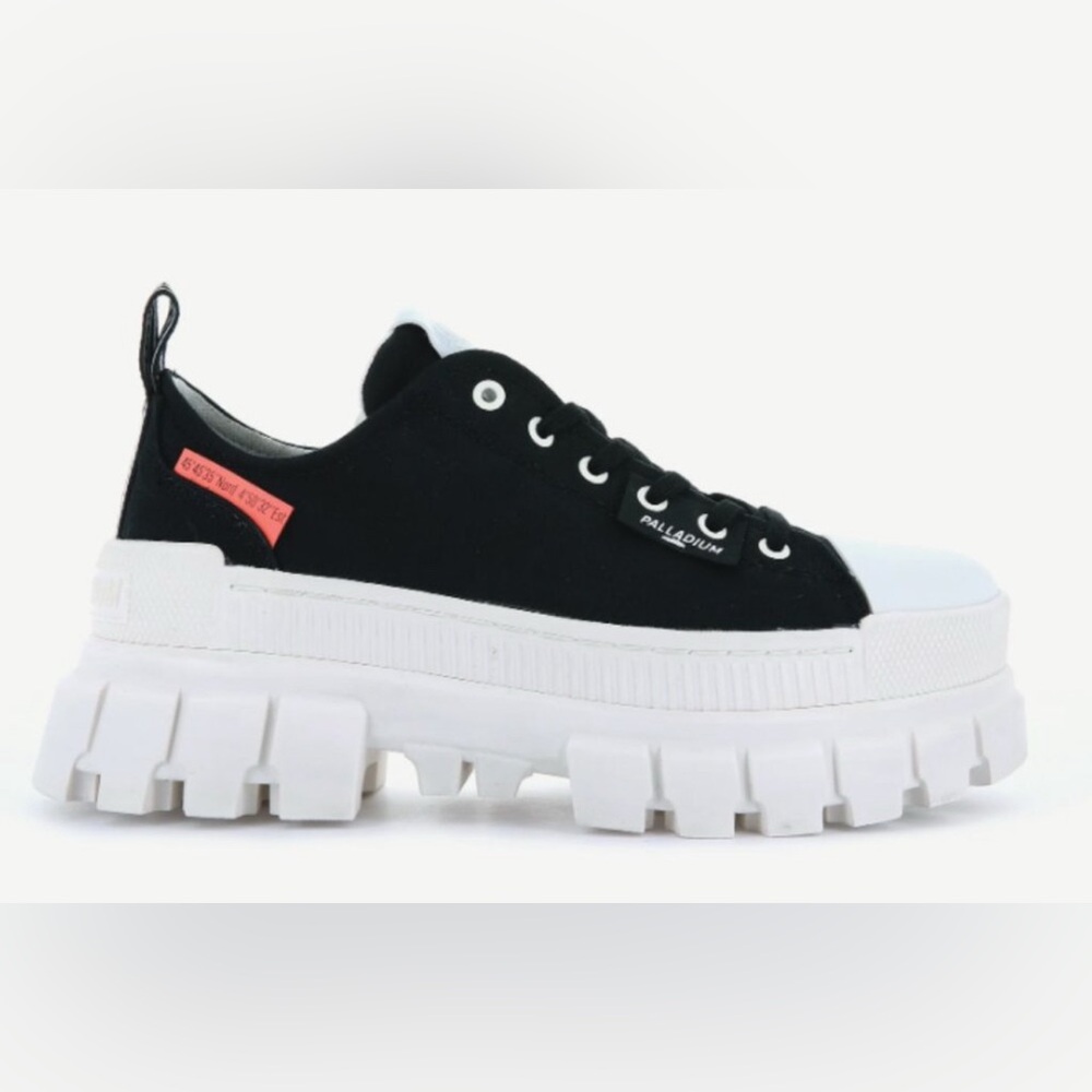 Palladium Revolt Lo TX Platform Sneakers Womens US Size 8 Black/Marshmallow - Picture 2 of 16
